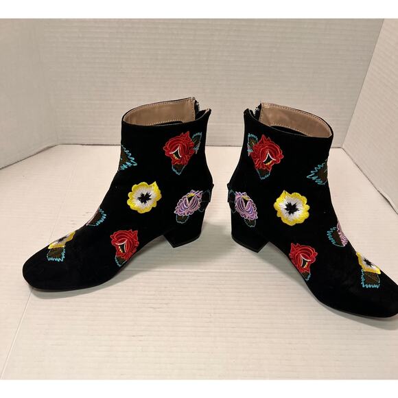 Betsey Johnson Twiggy Floral Embroidered Boho Booties Black Size 6 M - Picture 3 of 10